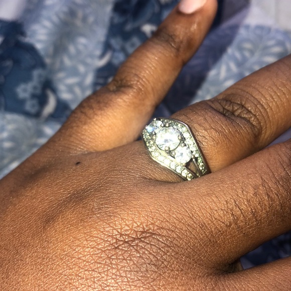 Ring - Picture 4 of 4